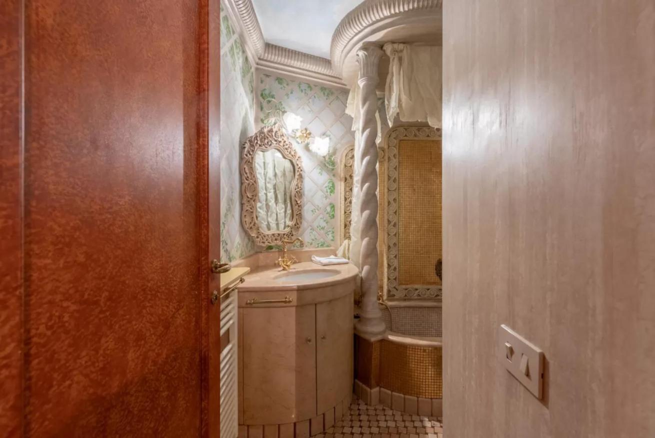 Apartment Antique Luxury House Rom