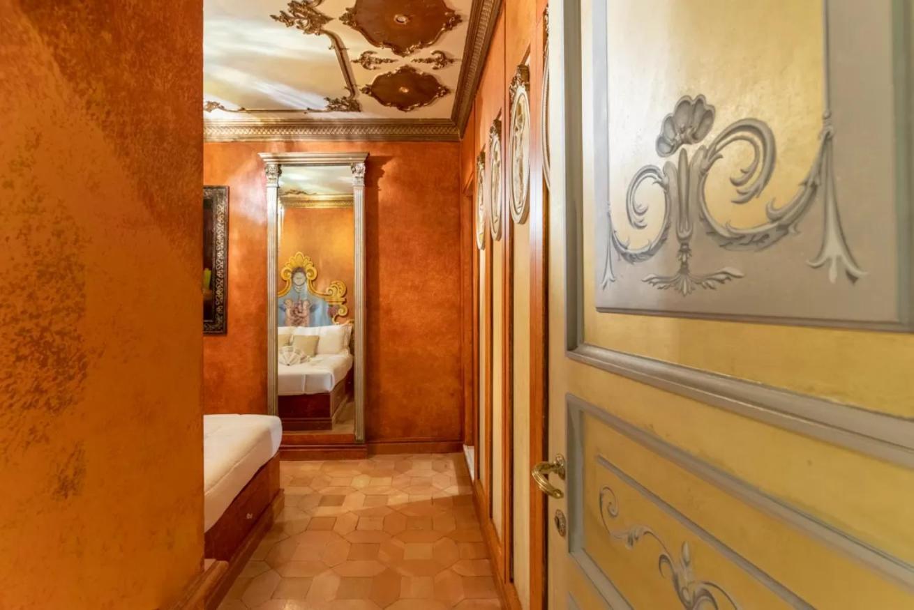 Antique Luxury House *